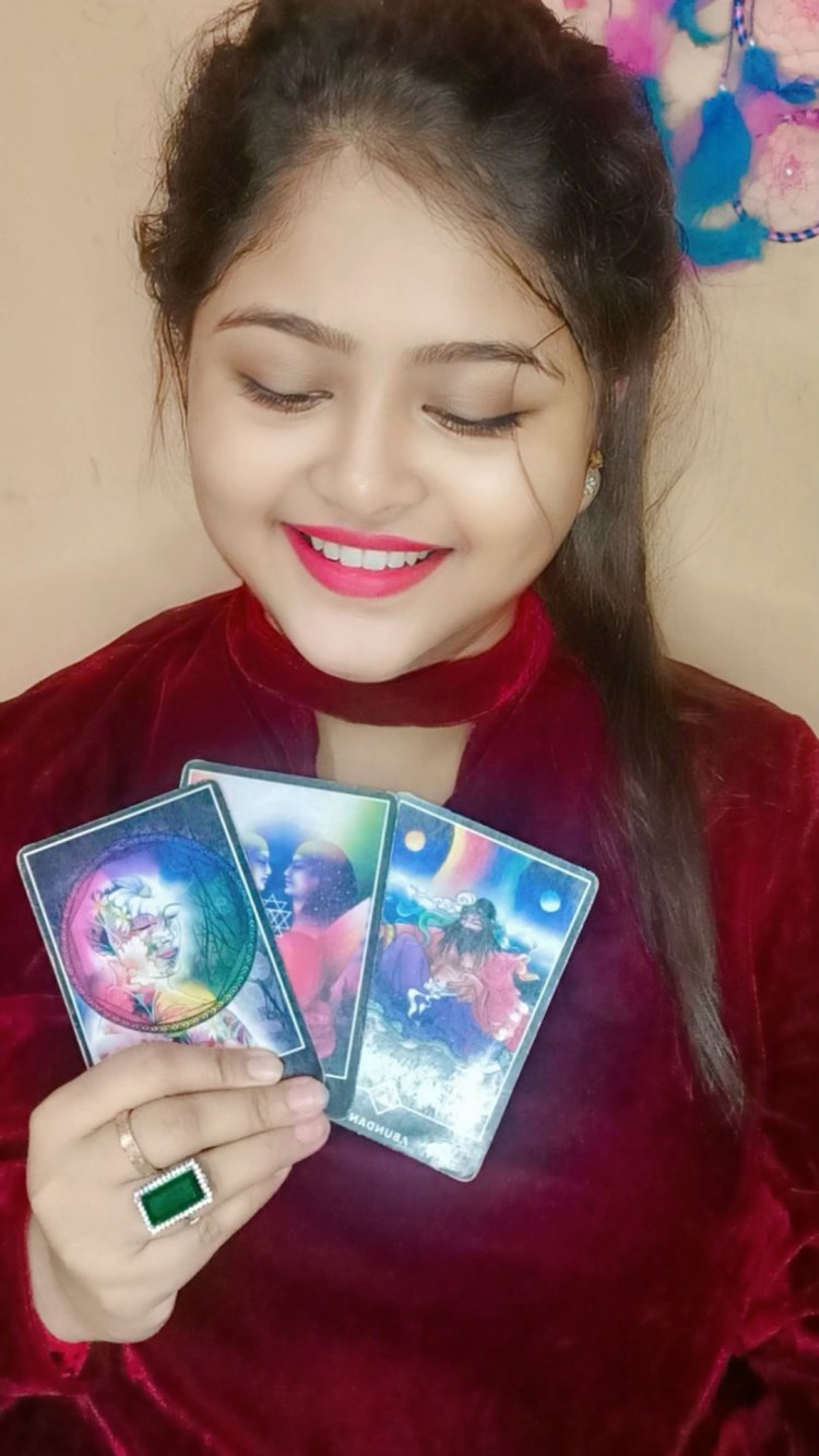 Find Clarity and Happiness in Life by Reflecting on Kolkata-Based Tarot Reader Mousumi Karmakar's Personalised Readings
