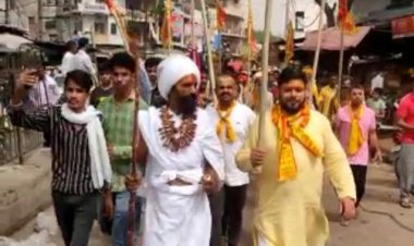 BJP leader Akhilesh Kant Jha and Naga Sadhu Shri Pawandas Ji Maharaj organised the best Parshuram Jayanti celebration.