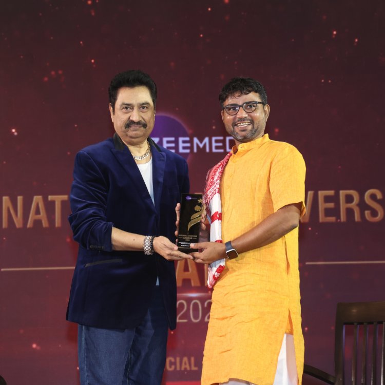 Jyotish Radha Krishna Receives Zee National Achievers Award from Famous Singer Kumar Sanu In The Presence Of Delhi’s CM Arvind Kejriwal