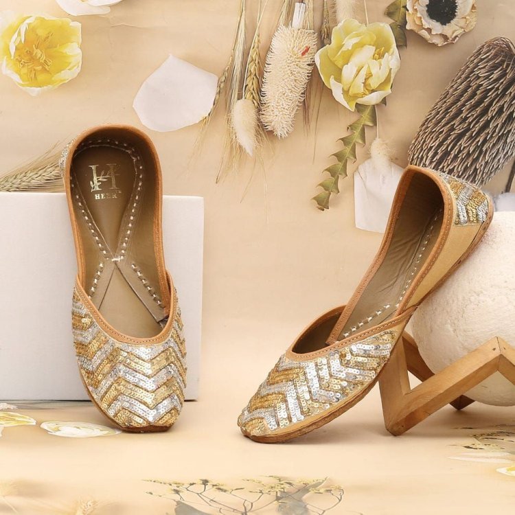 The Perfect Ethnic Footwear for Women: Embrace Style with Heer Stores