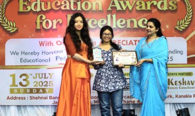 Dr. Pooja B Verma (Pujyavisnupriya Ji) Honours Bright Daughters at Education Excellence Awards .